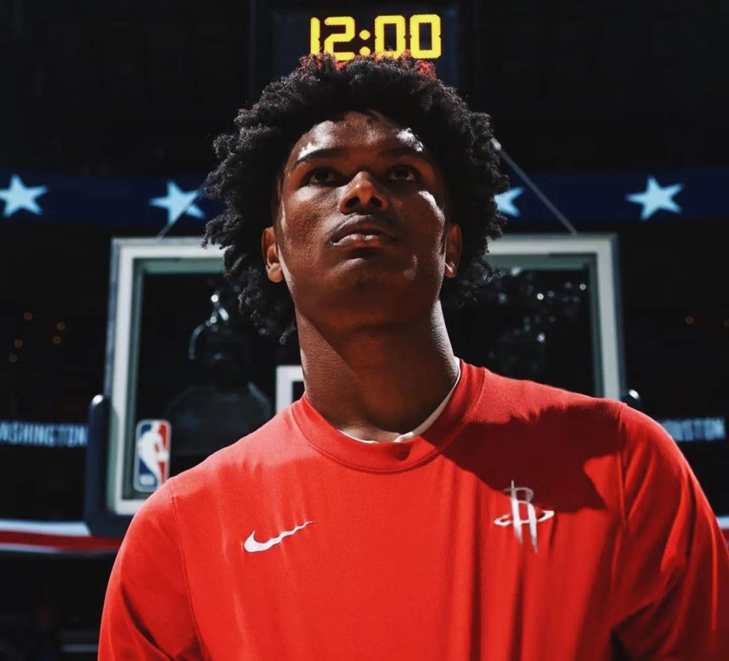 kaiyun-杜兰特新星锐不可当表现突出，中国队前途光明！上演精彩一战(杜兰特为什么加入勇士)