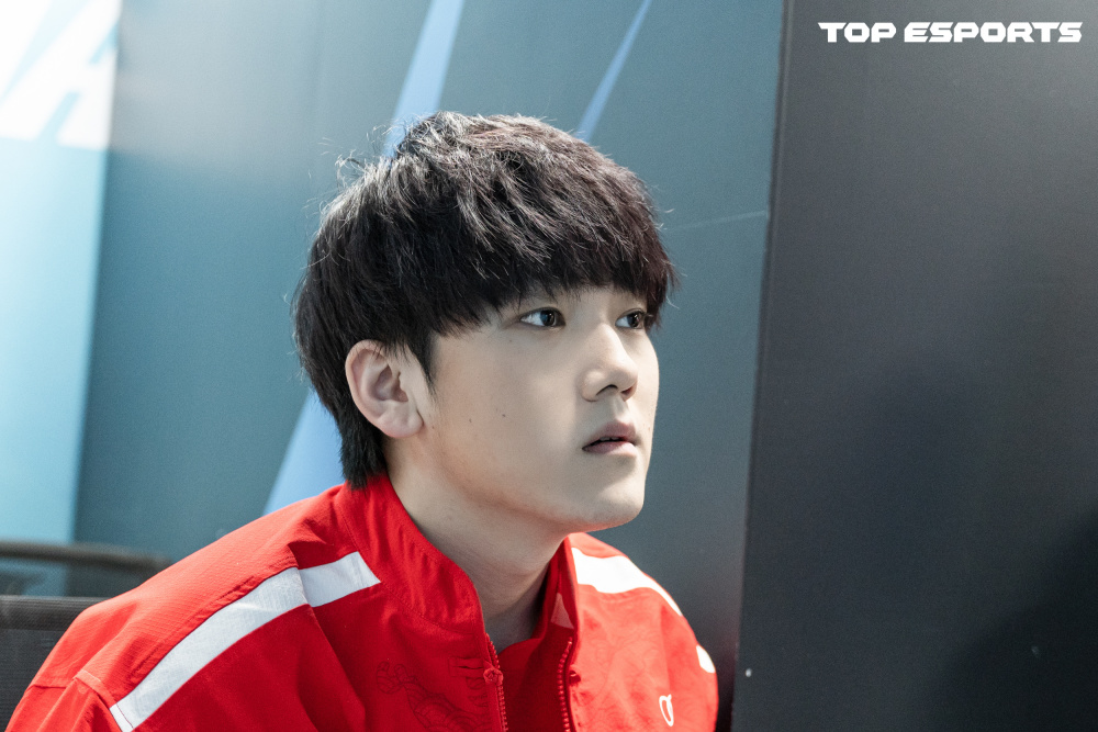 开云注册-SKT引发争议！，JackeyLove官方宣布夺冠新规赢得满堂喝彩(lupuserythematosus中文翻译)