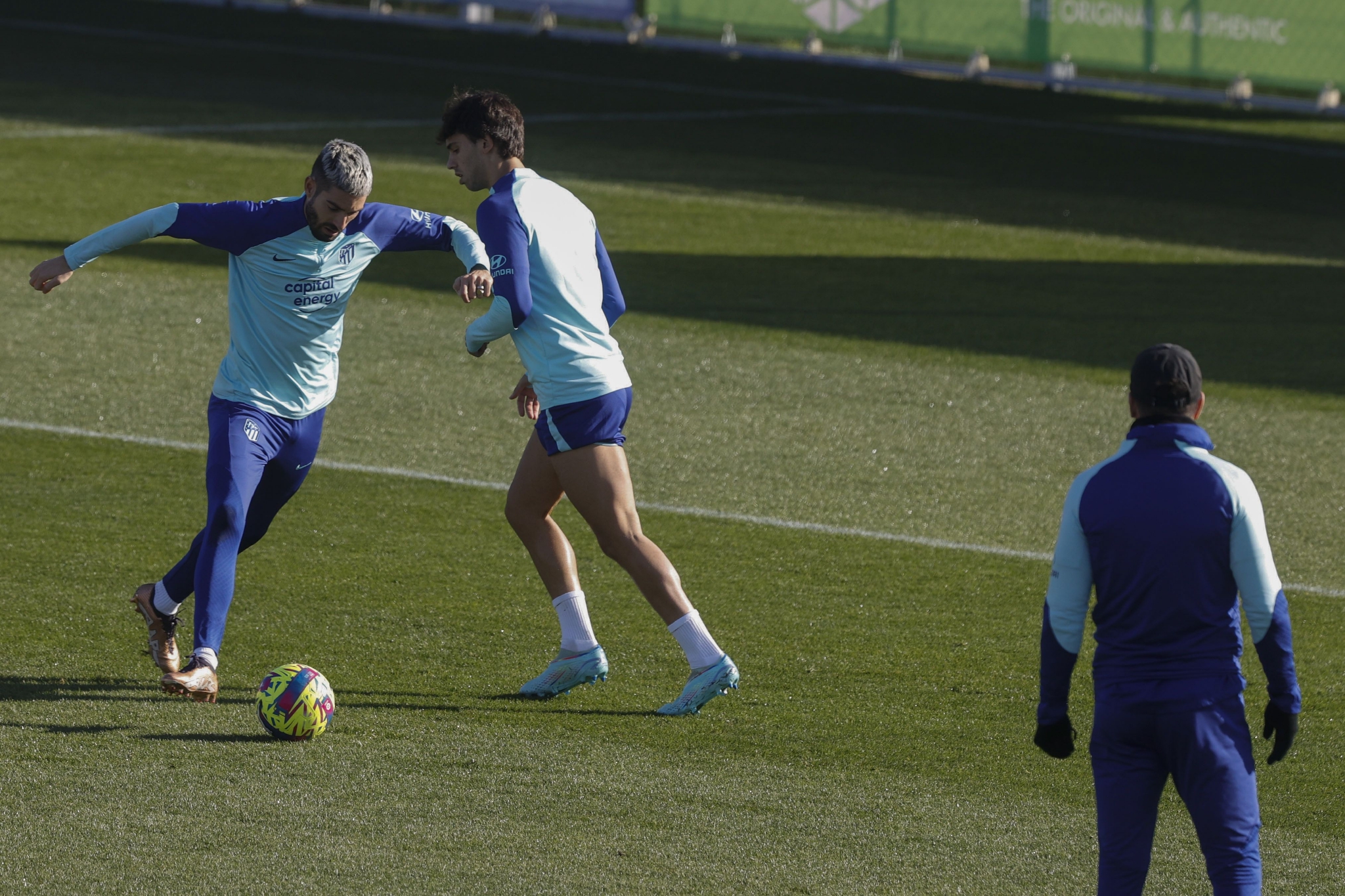 kaiyun官网-包含赛地聚焦：西甲赛后热度飙升，马德里竞技调整名单，态度坚定，训练强度明显提升的词条