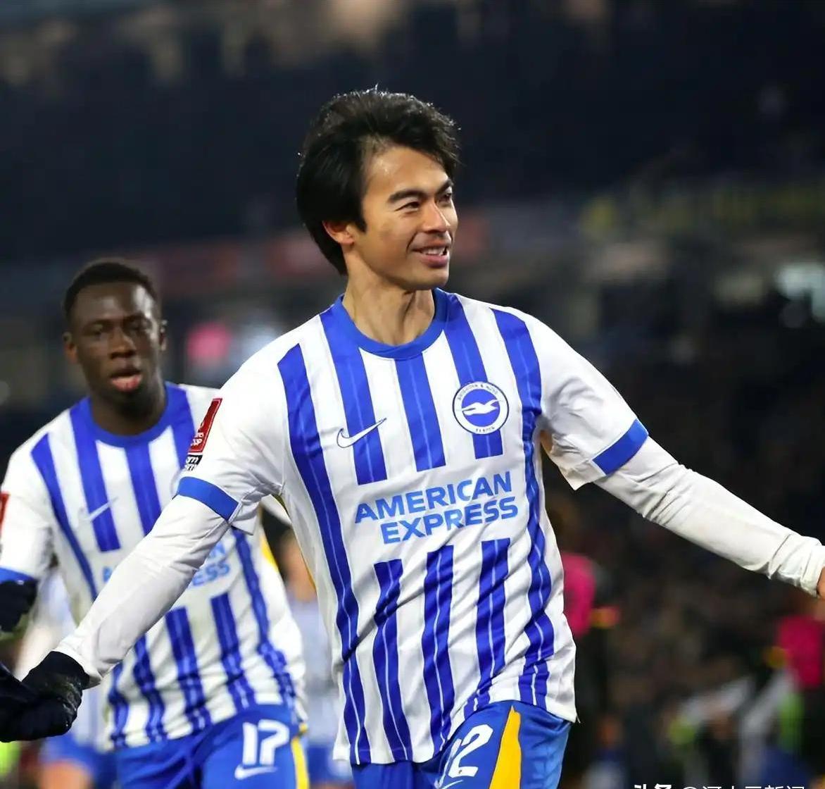 开云体育官网-游泳比赛发令员口令